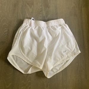 WHITE NIKE SHORTS